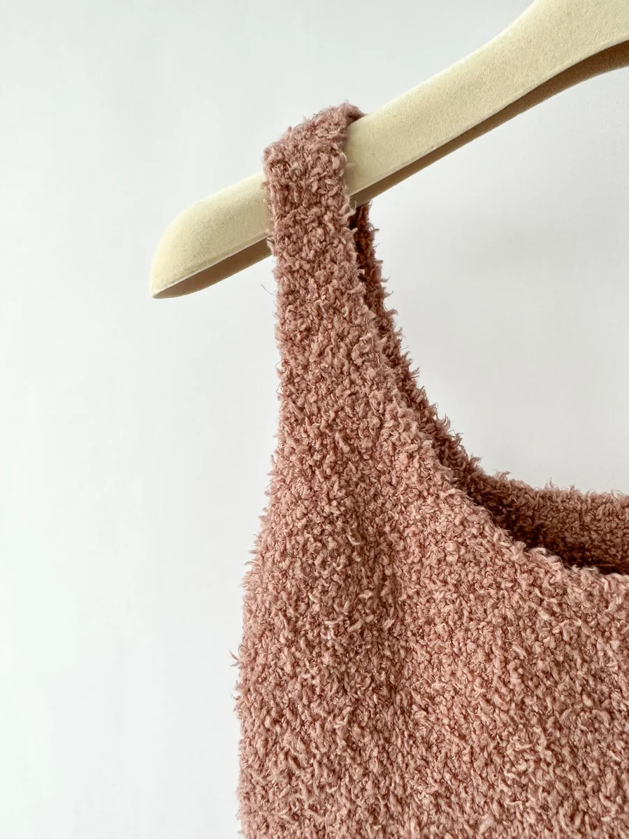 Skims Cozy Bouclé Teddy Sleeveless Vest Top - Imagen 7