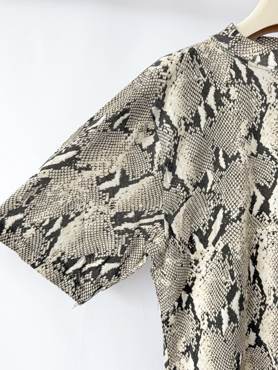 Anine Bing Avi Washed Python Tee Top - Imagen 7