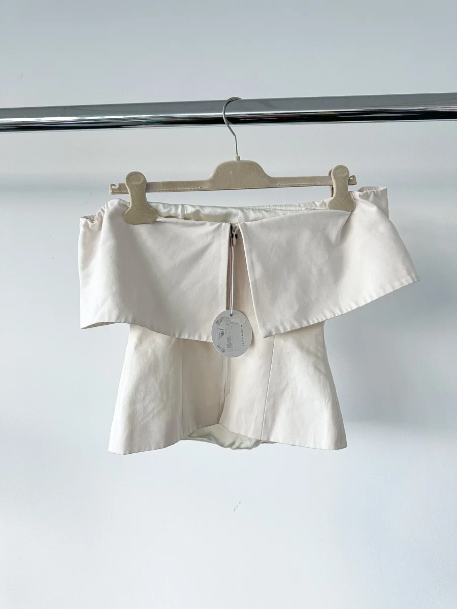 STAUD Giselle Off-The-Shoulder Ivory White Crepe Top - Imagen 9