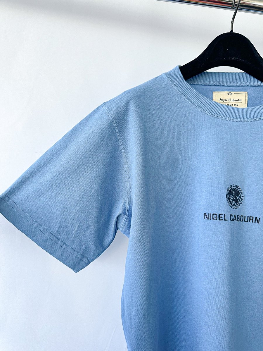 Nigel Cabourn Blue Globe Logo Embroider Spellout Tee - Imagen 6