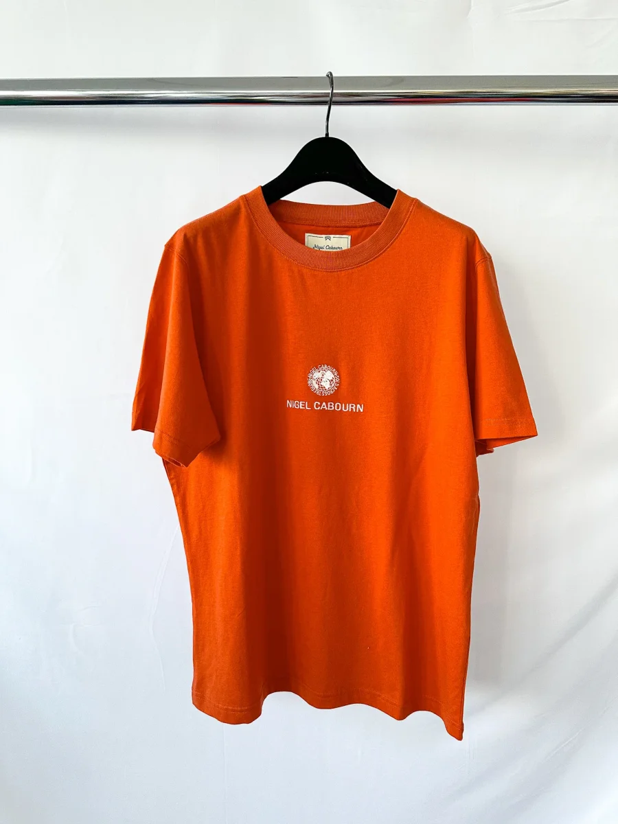 Nigel Cabourn Vintage Orange Globe Logo Embroider Spellout Tee - Imagen 2