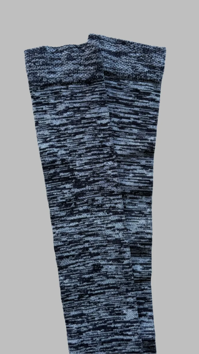 Bottega Veneta Knee High Socks In Black & Grey - Imagen 3