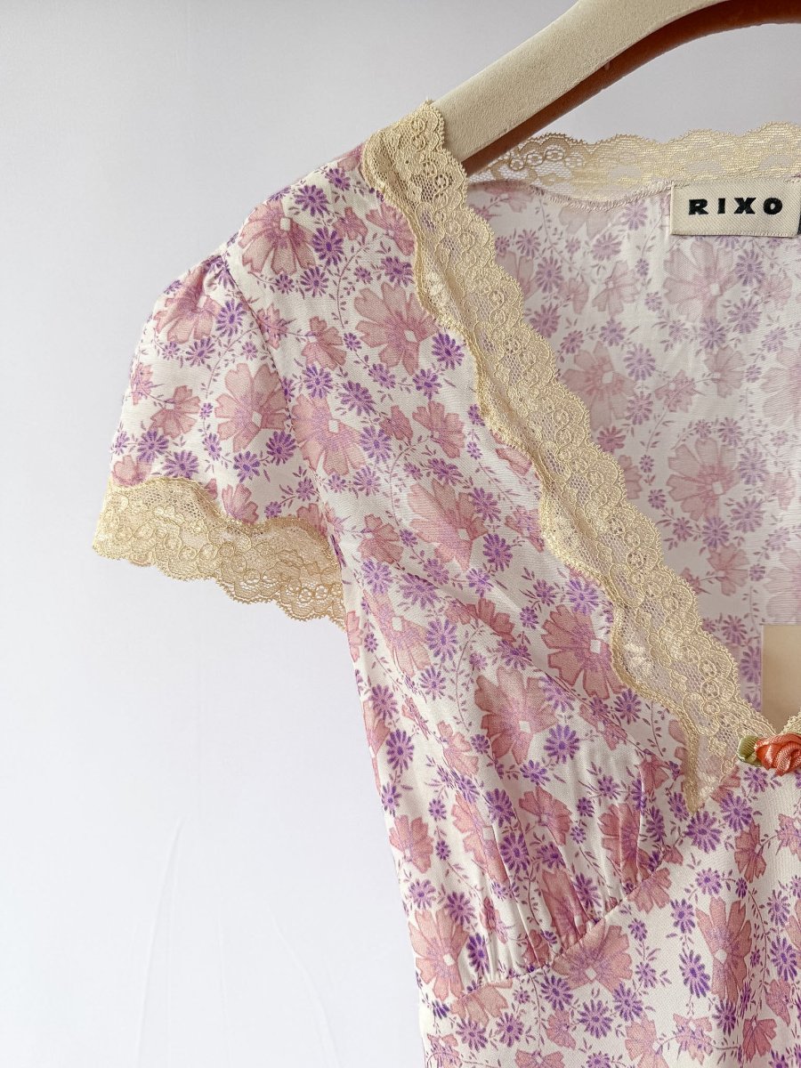 Rixo London Clarice Rose Detail Daisies Print Lilac Midi Dress - Imagen 3