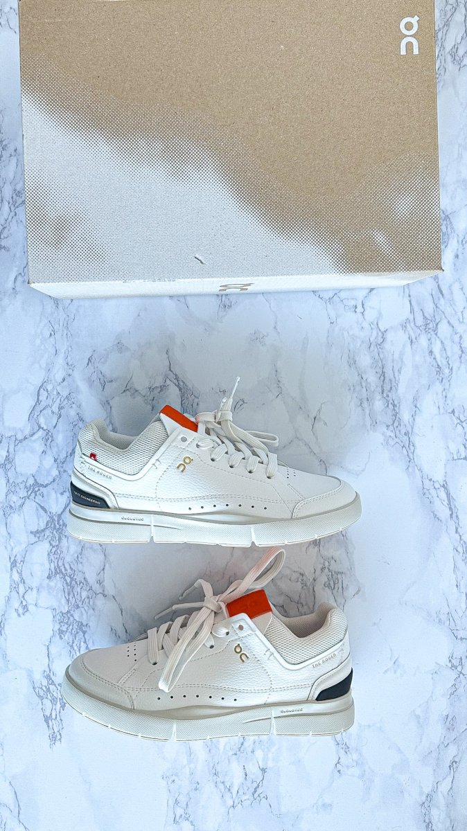 On Running The Roger Centre Court White Black Sneakers - Imagen 2