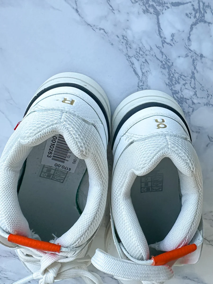On Running The Roger Centre Court White Black Sneakers - Imagen 7