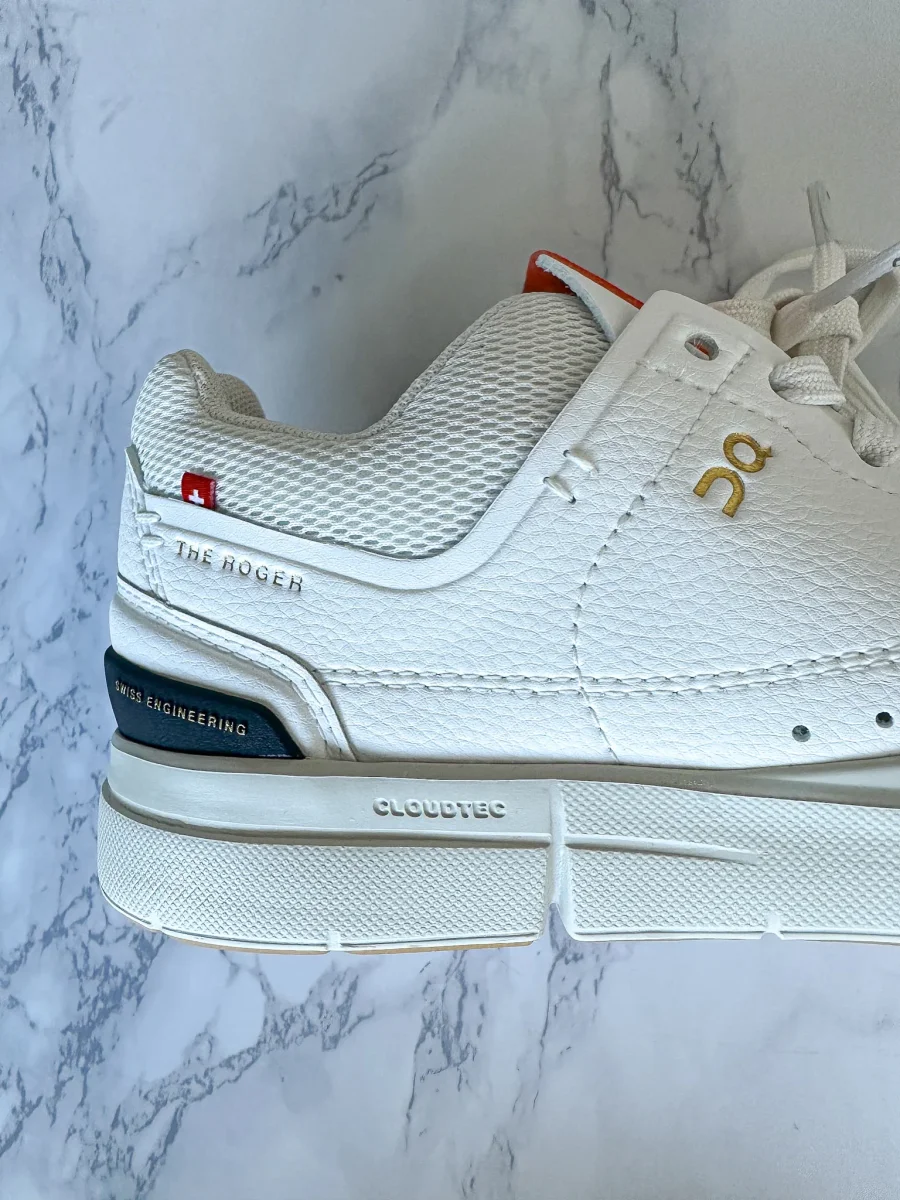 On Running The Roger Centre Court White Black Sneakers - Imagen 9