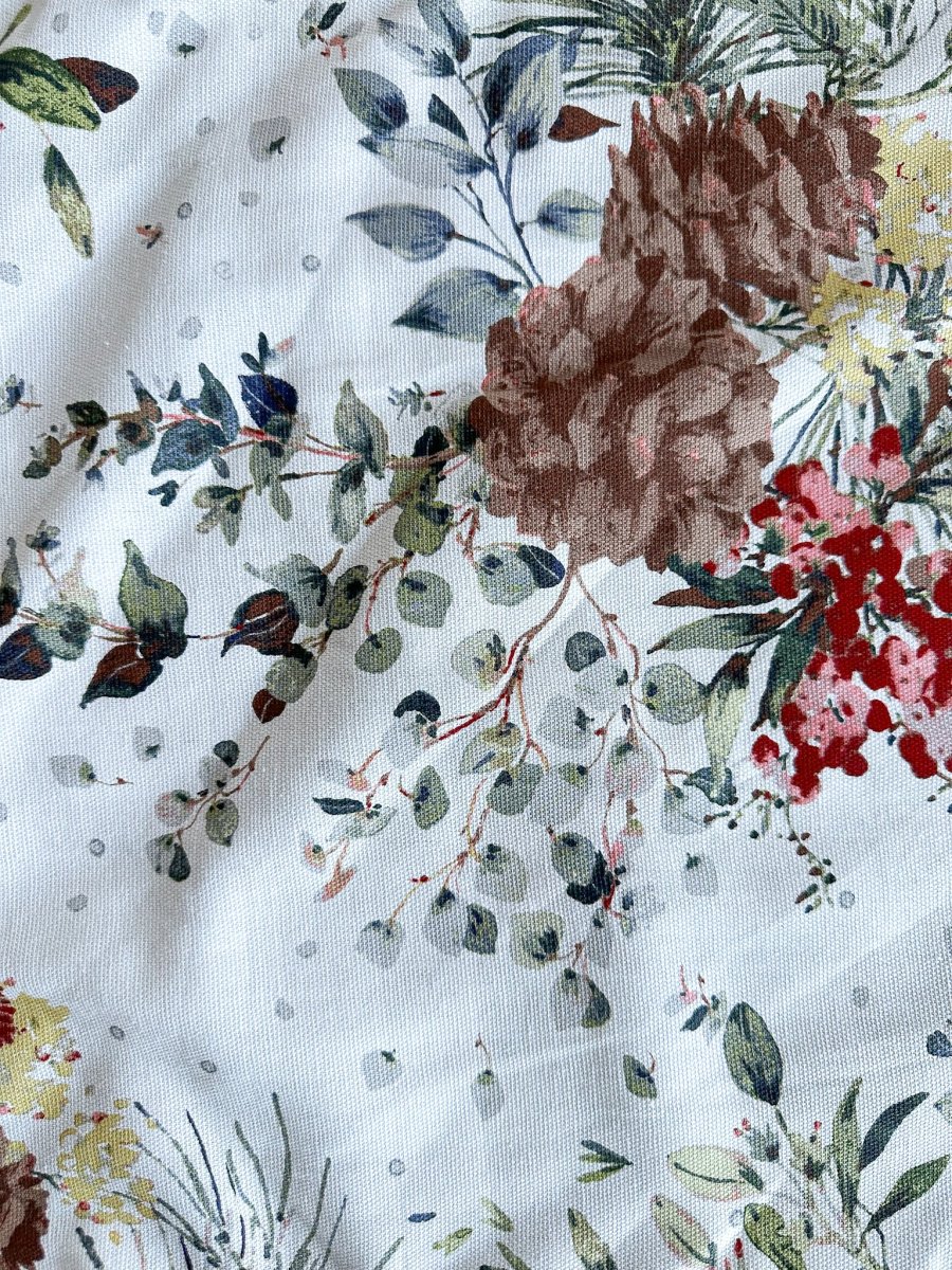 Lauren Ralph Lauren Festive Pine Cone Winter Christmas Tablerunner - Imagen 3