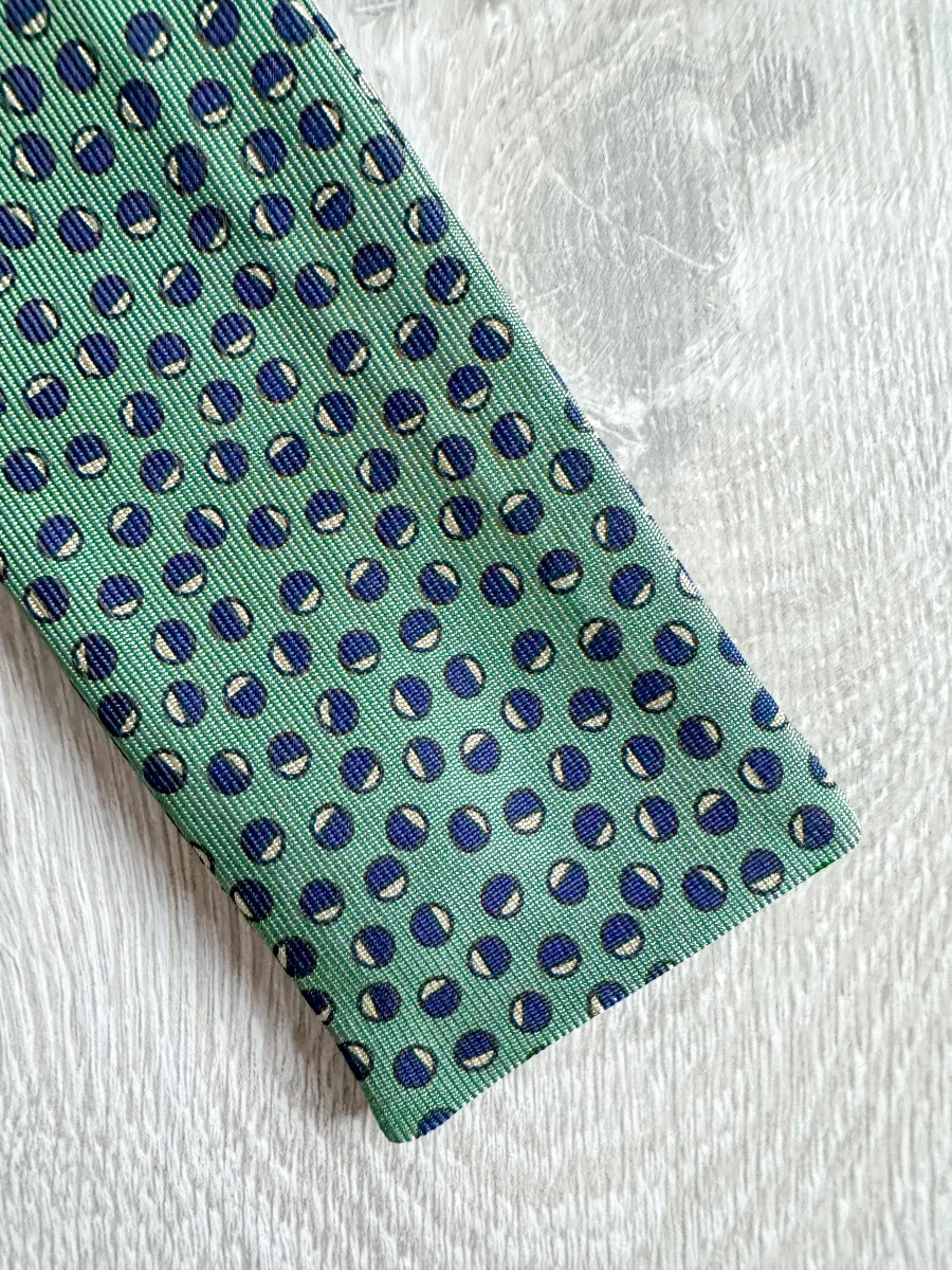 Drake's Green Abstract Circle Foulard Print Self Tie Bow Tie - Imagen 3