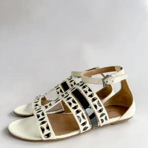 ALAÏA Beige Laser-Cut Leather Sandals
