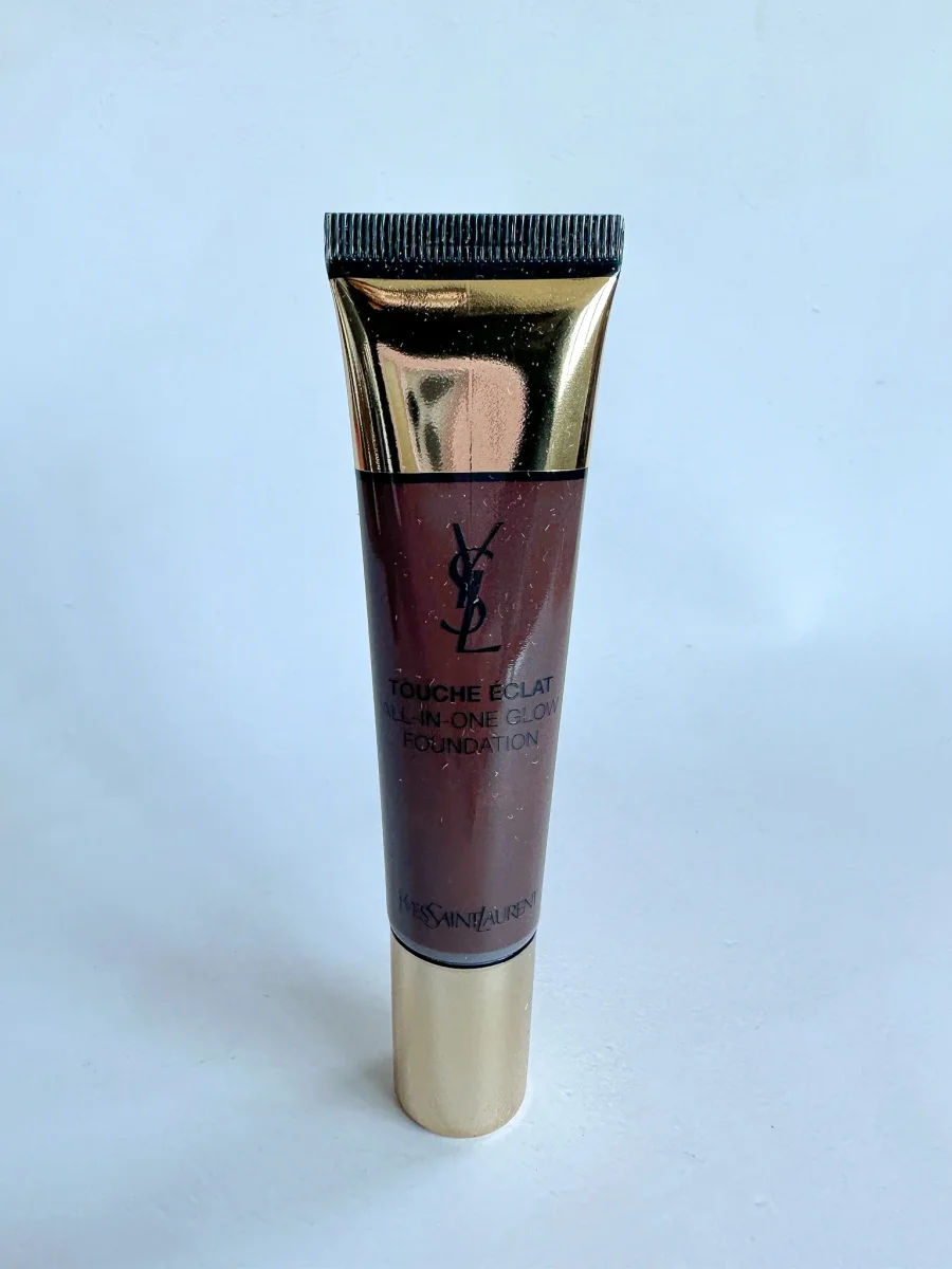 YSL Touche Éclat All-In-One Glow Foundation 30ml - Imagen 4