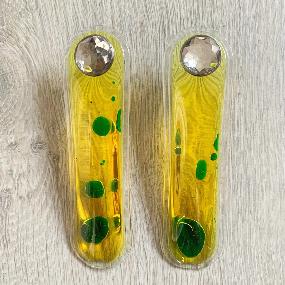 Christopher Kane Lava Gel Yellow Green Liquid Earrings - Imagen 3