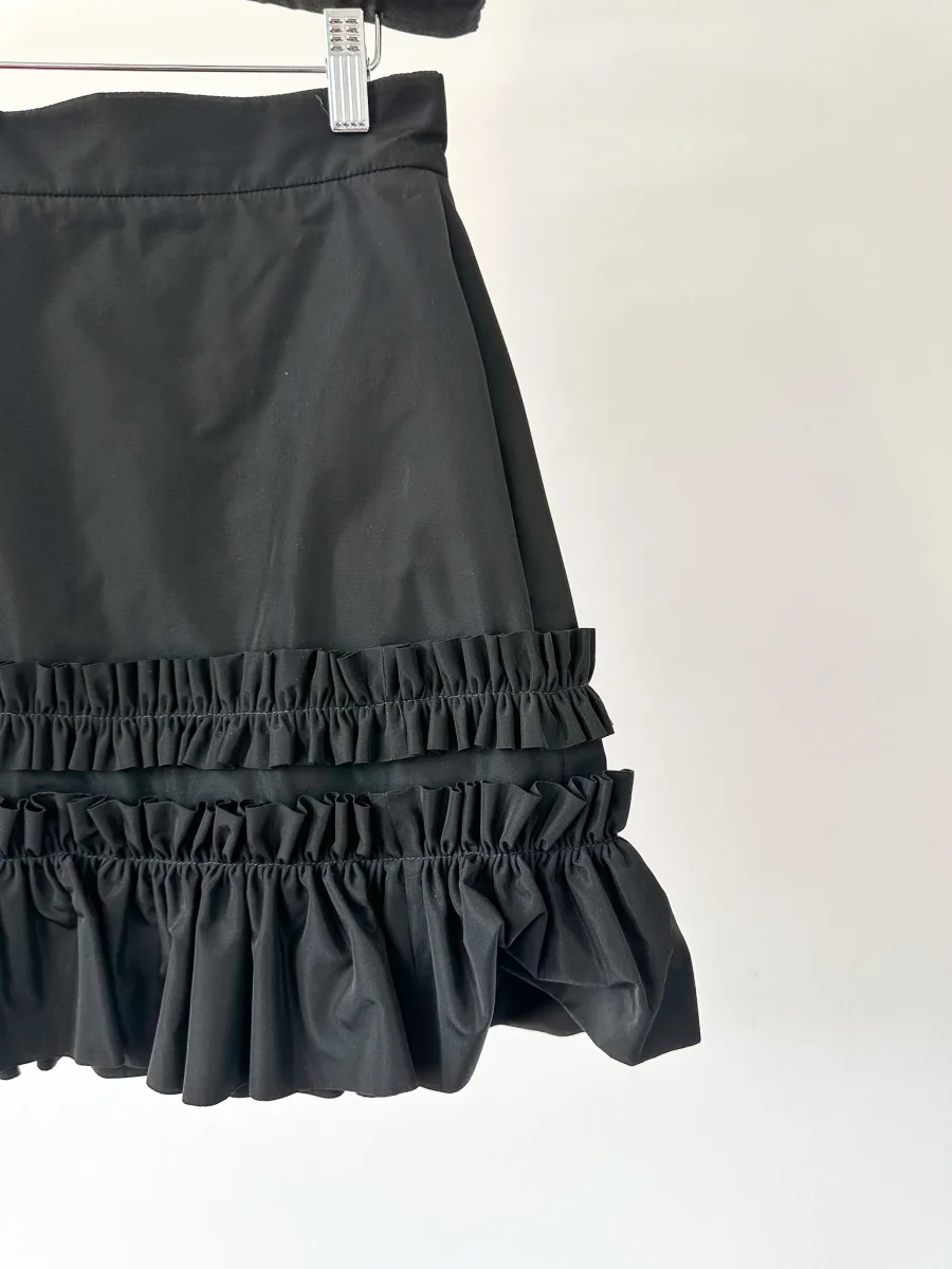 The Vampire's Wife Tribulation Black Taffeta Ruffle Trim Skirt - Imagen 4
