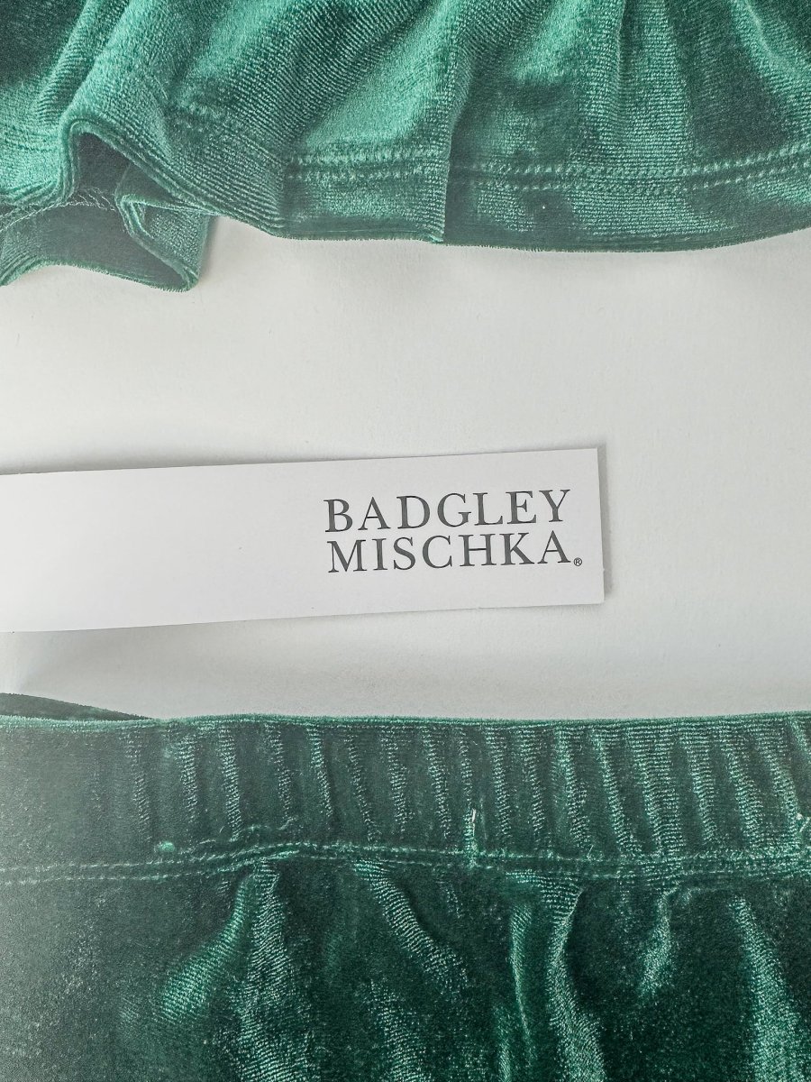 Badgely Mischka Girls Velvet Emerald Green Bow Front Blouse & Skirt 2-Piece Set - Imagen 6