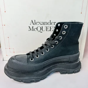 Alexander McQueen Black Alex Tread Slick Hi Sneaker Boots