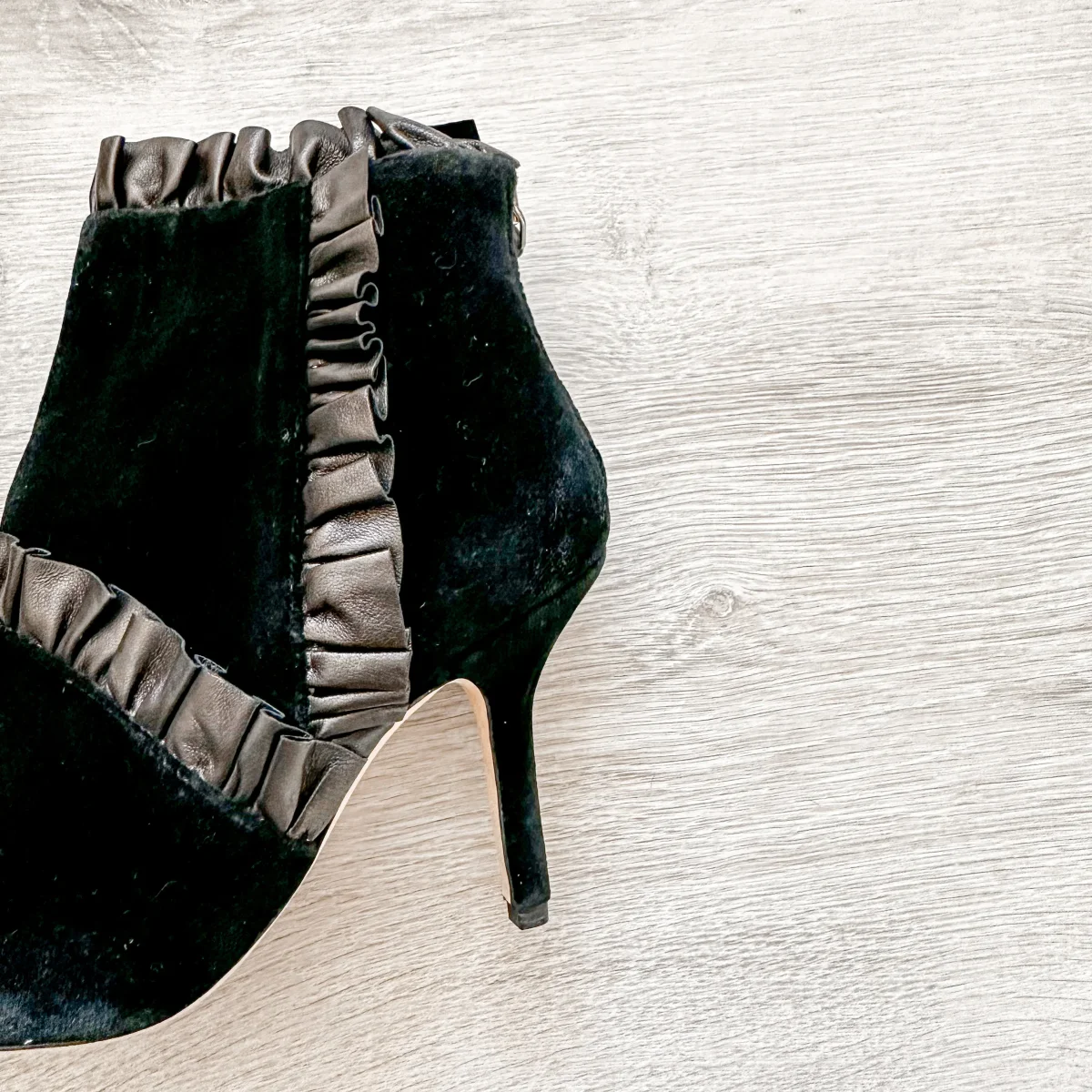 Christopher Kane Black Velvet Leather Trim Detail Ankle High Heels Booties - Imagen 5