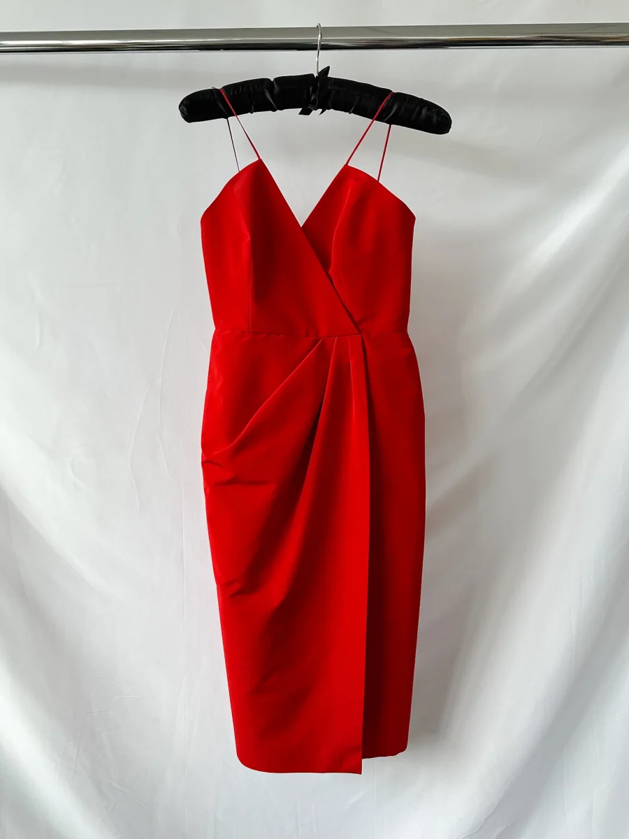 Carolina Herrera Runway Red Wrap Ruched Spaghetti Strap Pencil Silk Dress - Imagen 3