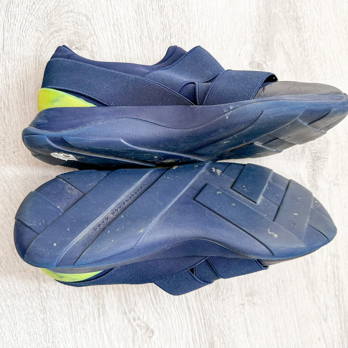 Christopher Kane Blue with Neon Green Safety Buckle Low Top Trainers Sneakers - Imagen 8