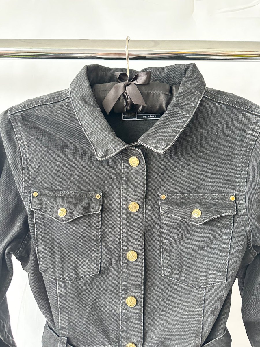 Holland Cooper Denim Gold Button Detail Jumpsuit in Washed Black - Imagen 4