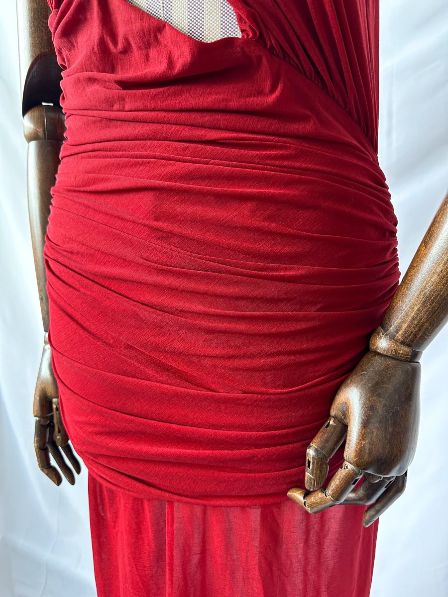 De La Vali Burgundy Red Cairo High Neck Cut-Out Maxi Dress - Imagen 8