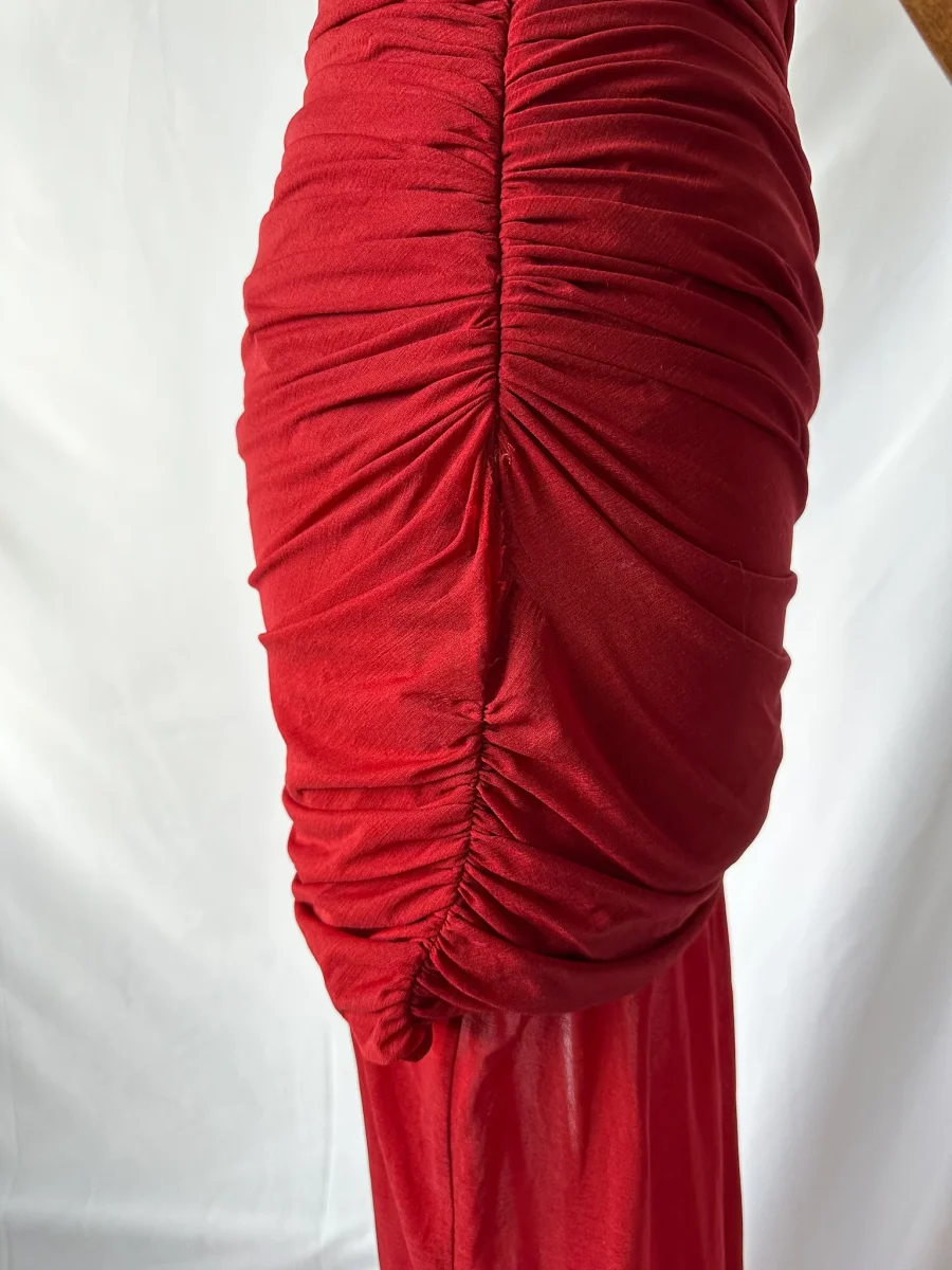 De La Vali Burgundy Red Cairo High Neck Cut-Out Maxi Dress - Imagen 9