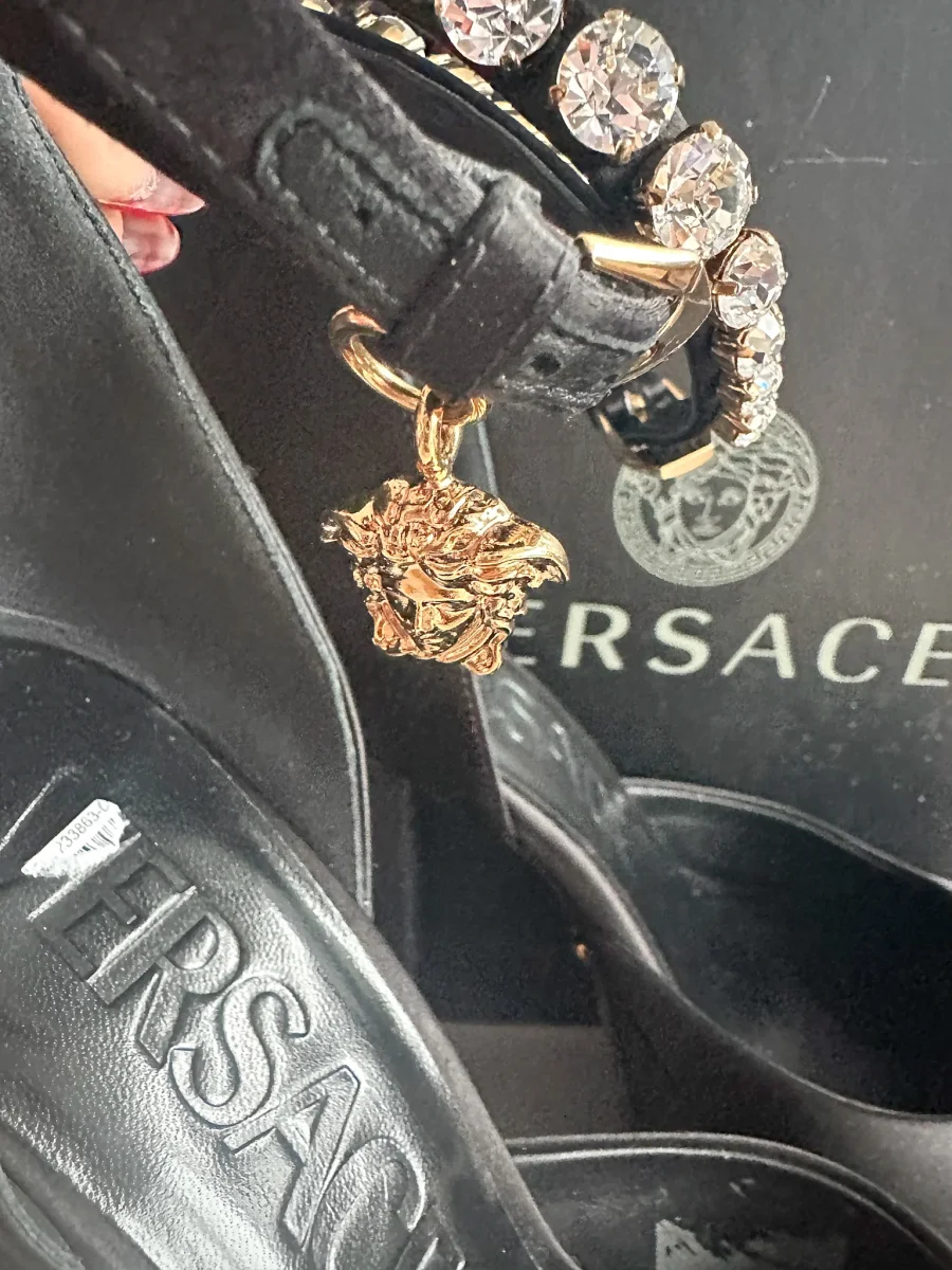 Versace Medusa Charm Aevitas Black Satin Platform Pumps - Imagen 5