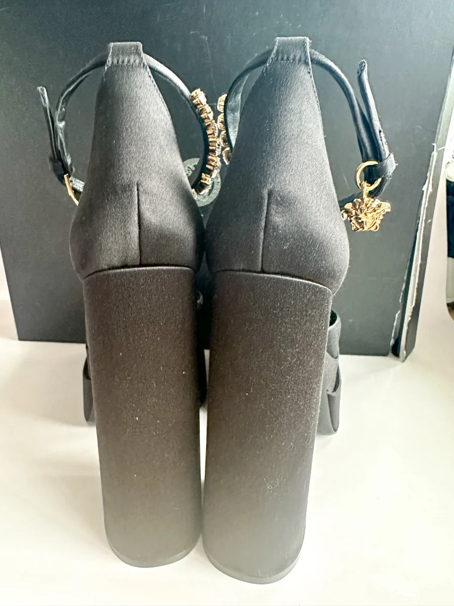 Versace Medusa Charm Aevitas Black Satin Platform Pumps - Imagen 9