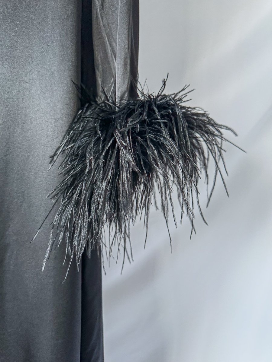 Sleeper Suzi Feather Cuffs Black Satin Maxi Dress - Imagen 7