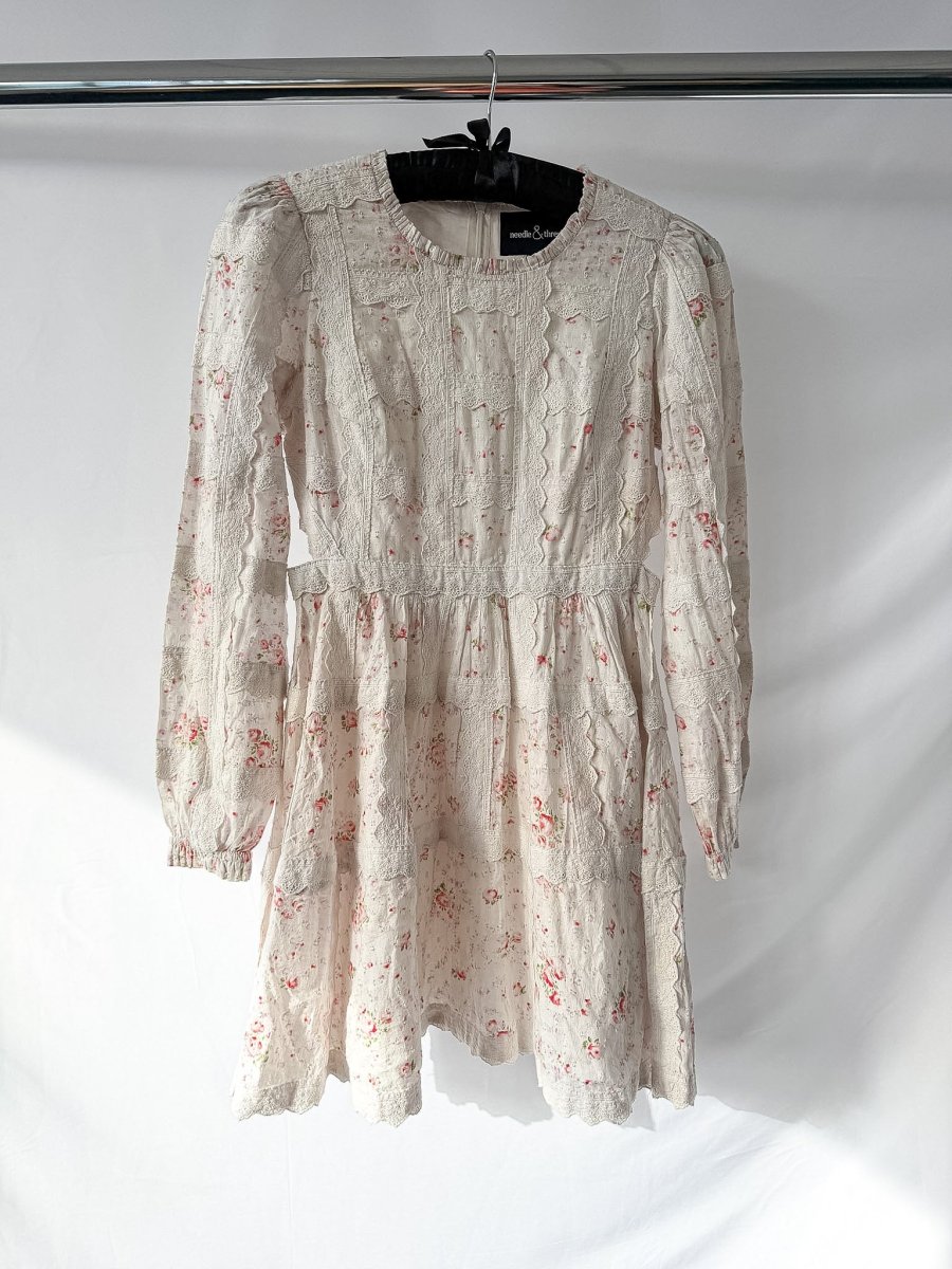 Needle & Thread Vintage Ditsy Sophia Long Sleeve Micro Mini Dress in Moonshine - Imagen 4