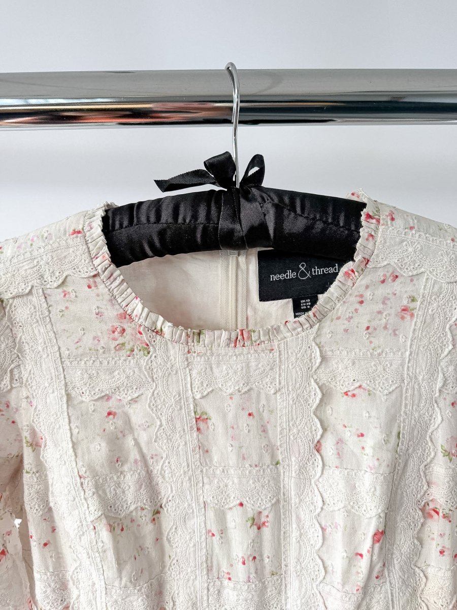 Needle & Thread Vintage Ditsy Sophia Long Sleeve Micro Mini Dress in Moonshine - Imagen 6