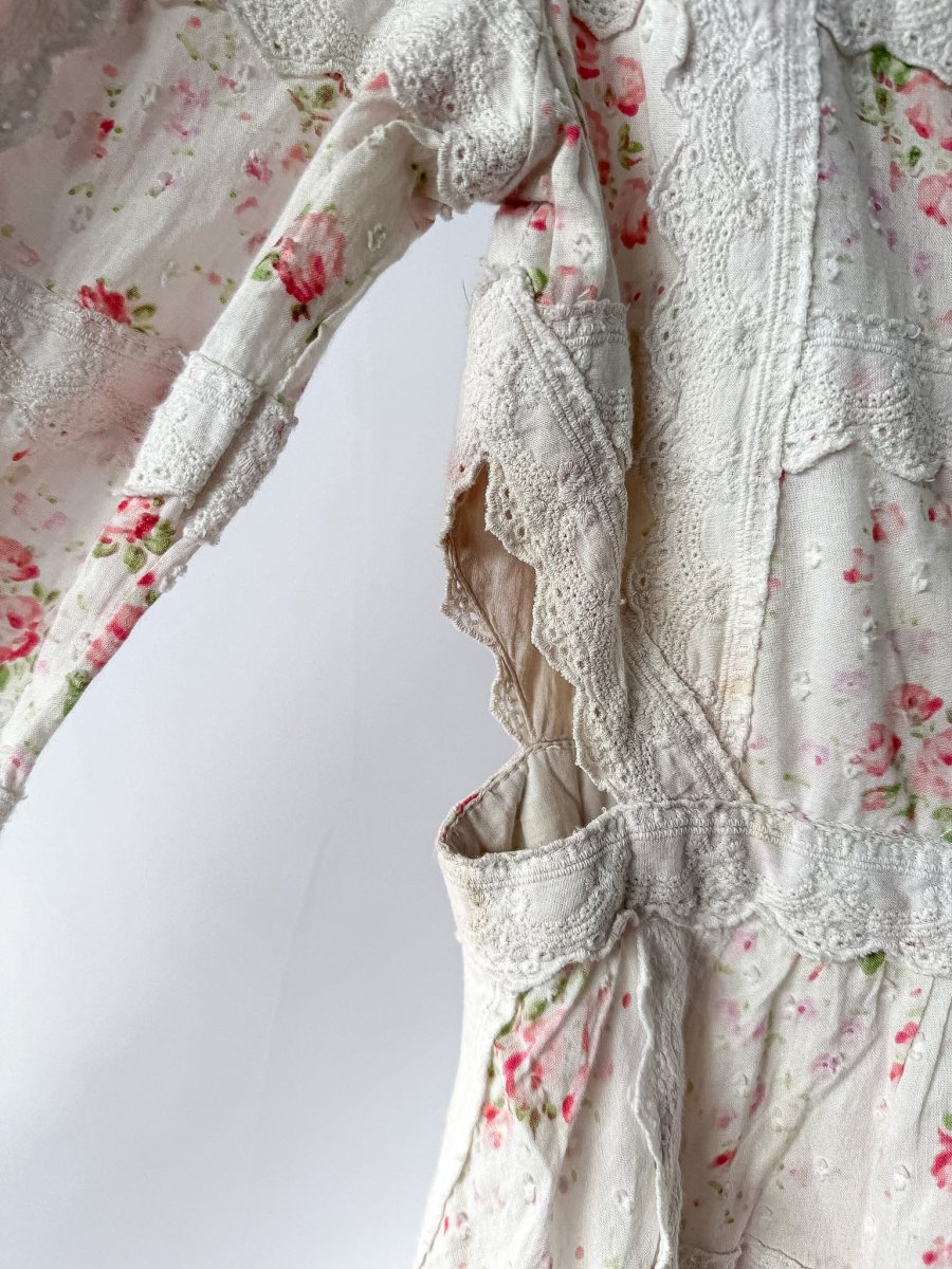 Needle & Thread Vintage Ditsy Sophia Long Sleeve Micro Mini Dress in Moonshine - Imagen 9