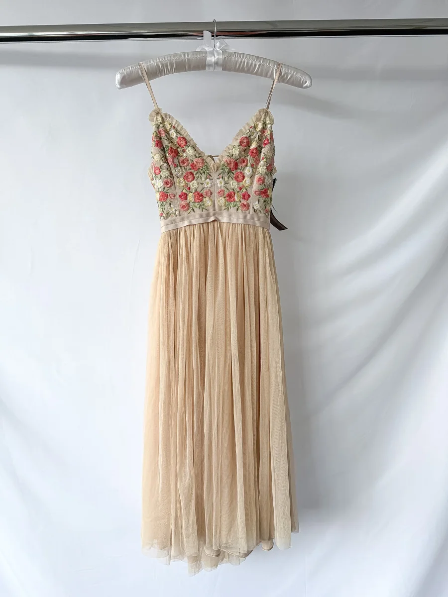 Needle & Thread Floral Embroidered Tulle Midi Dress - Imagen 3