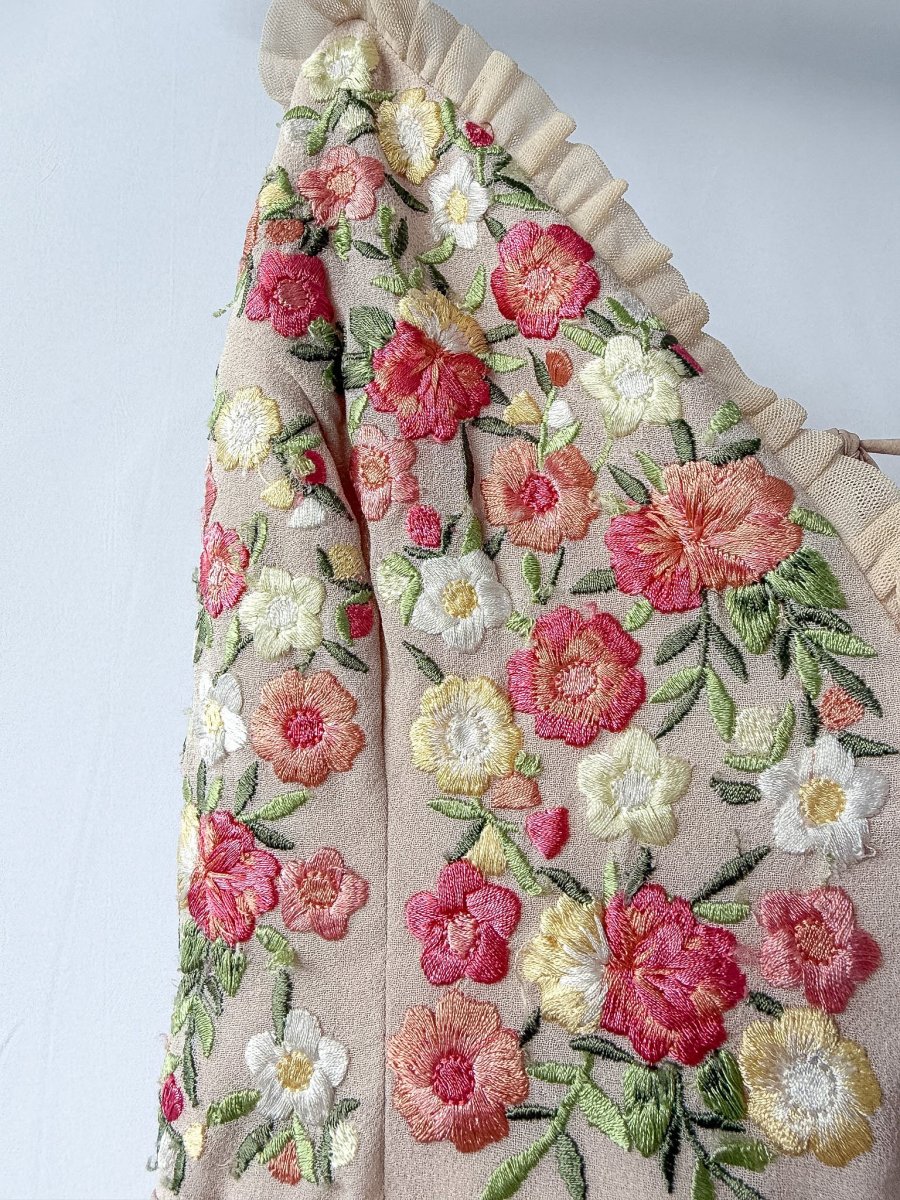 Needle & Thread Floral Embroidered Tulle Midi Dress - Imagen 5