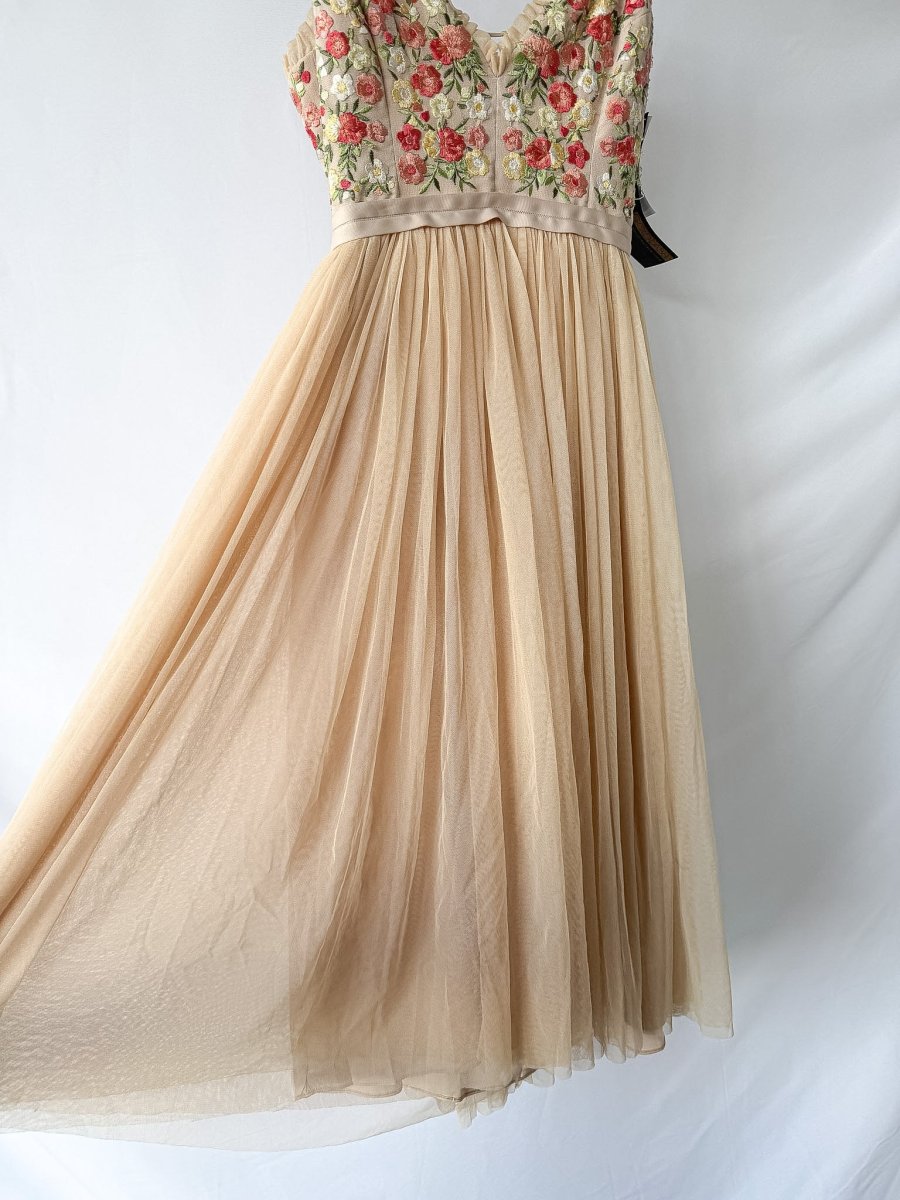 Needle & Thread Floral Embroidered Tulle Midi Dress - Imagen 6