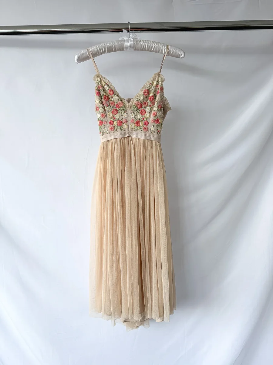 Needle & Thread Floral Embroidered Tulle Midi Dress - Imagen 7