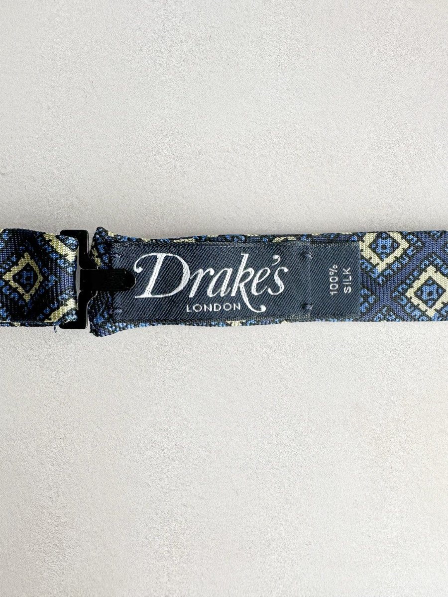 Drake's Navy Foulard Diamond Mosaic Silk Bow Tie - Imagen 4