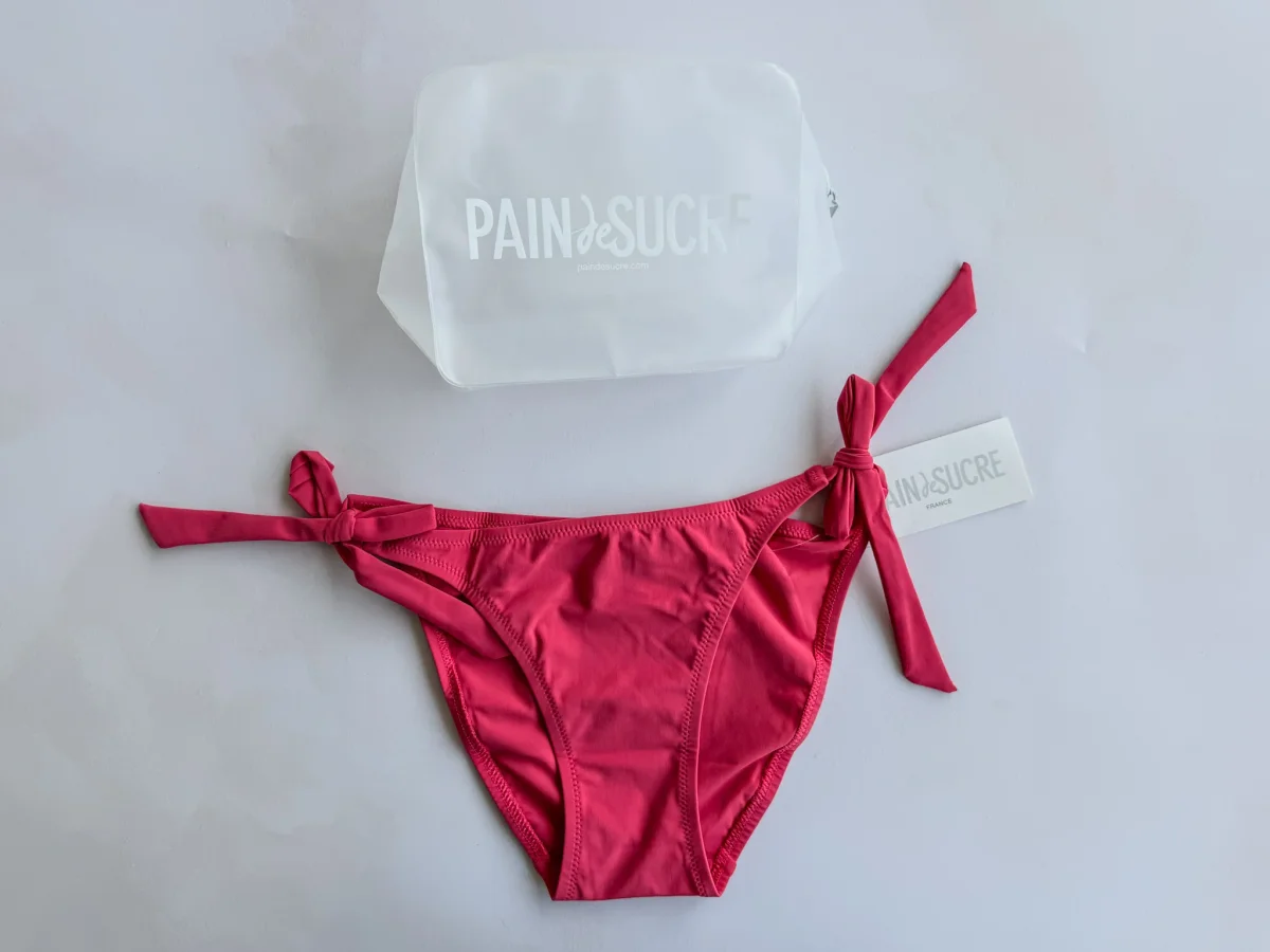 Pain De Sucre Blush Side-Tie Bikini Bottom in Onyx - Imagen 4