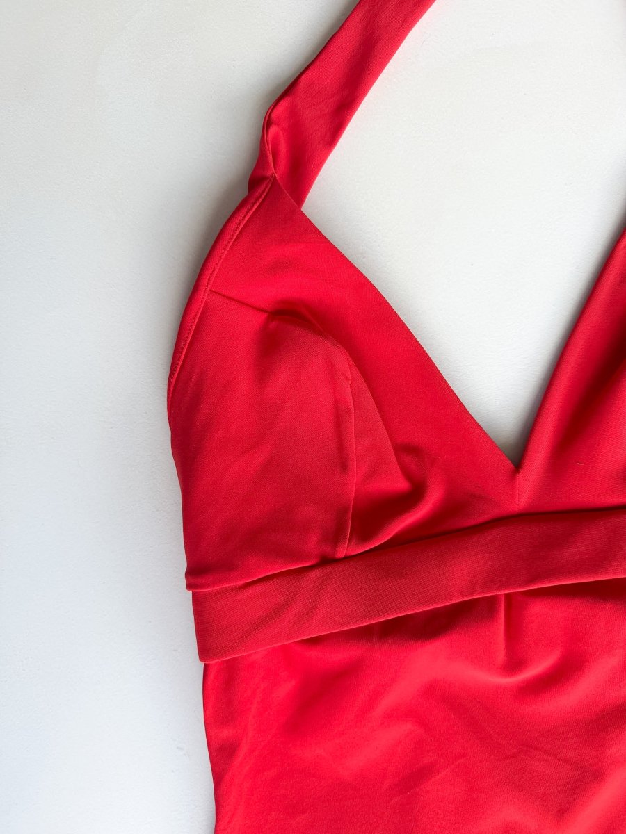 Pain De Sucre Red V-Neck Sports Bra Swimsuit in Laam - Imagen 8