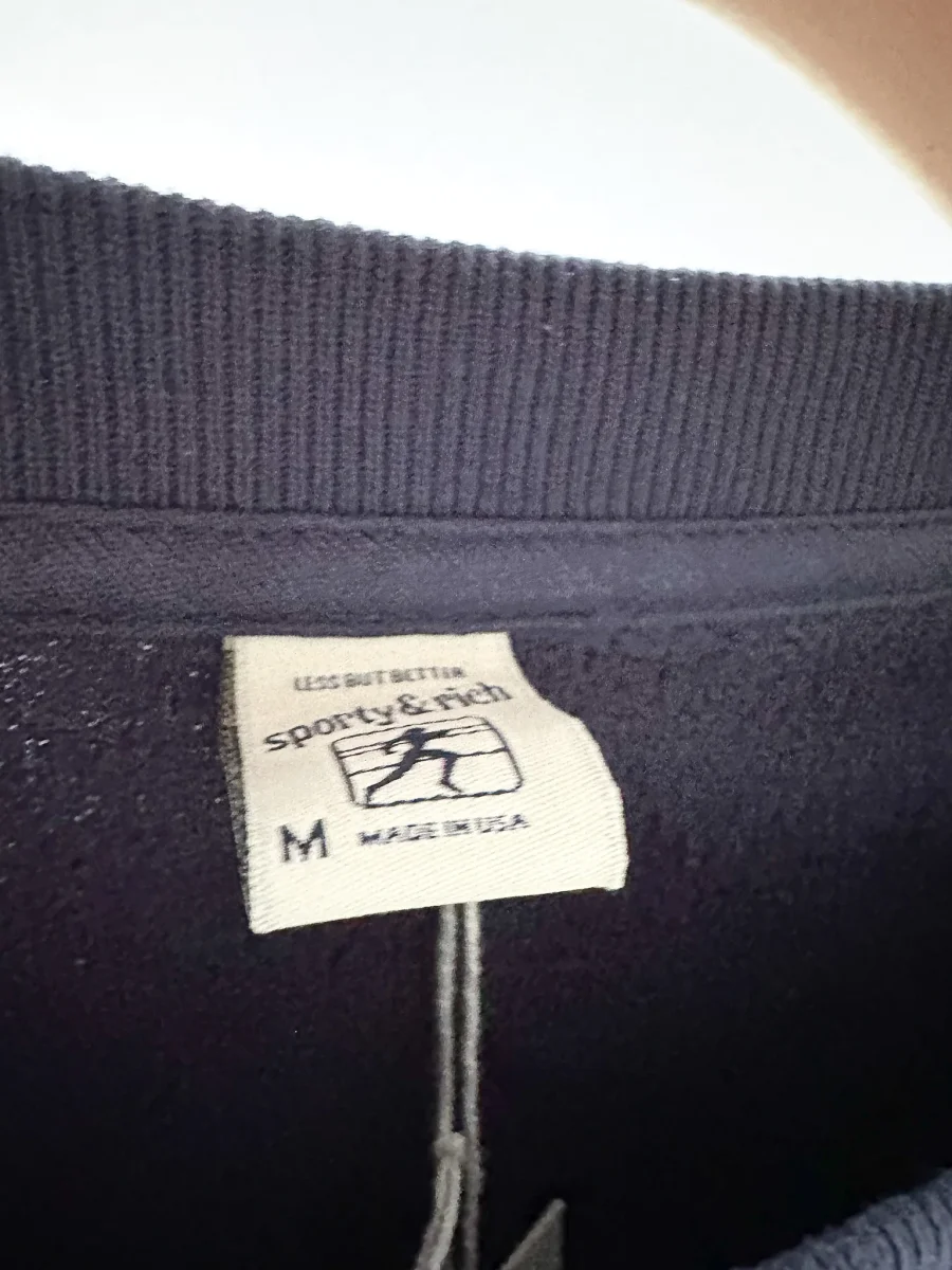 Sporty & Rich Navy Royal Club Crest Print Crewneck Cotton Sweatshirt - Imagen 4