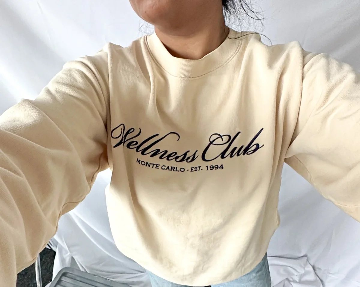 Sporty & Rich Wellness Club Embroidered Crewneck Cream Cotton Sweatshirt - Imagen 3