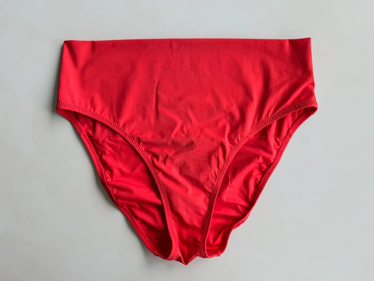 Pain De Sucre Rouge High Waist Bikini Bottom in Tobago - Imagen 4
