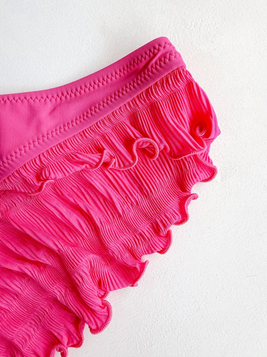 Pain De Sucre Hot Pink Ruffle Cheeky Bikini Bottom in Alala - Imagen 4