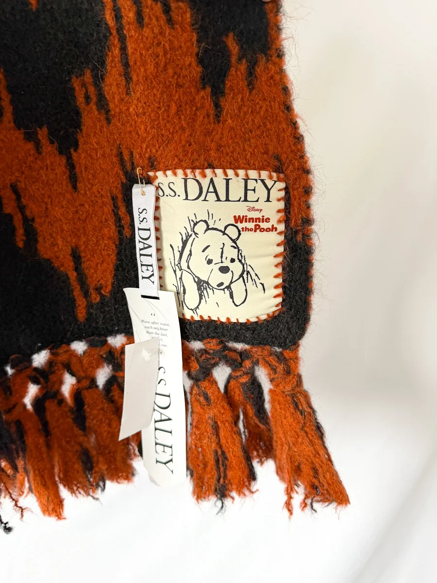 S.S.DALEY x Disney Winnie the Pooh TIGGER Stripe Mohair Scarf - Imagen 5