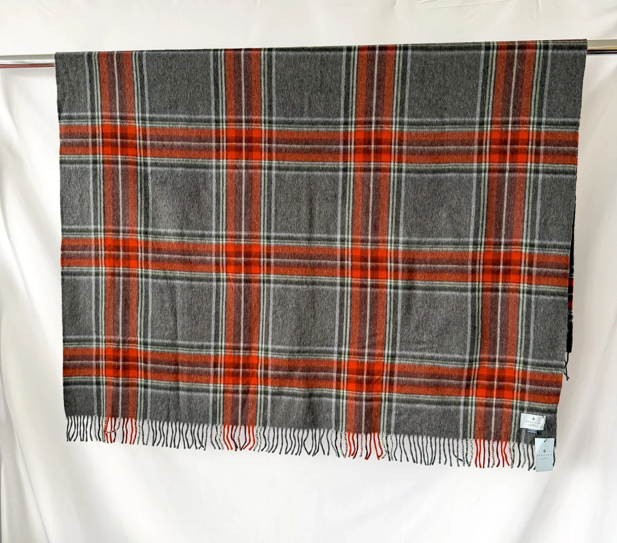 Begg X Co Jura Stuart Check Print Oversized Lambswool Angora Scarf Dark Grey - Imagen 8