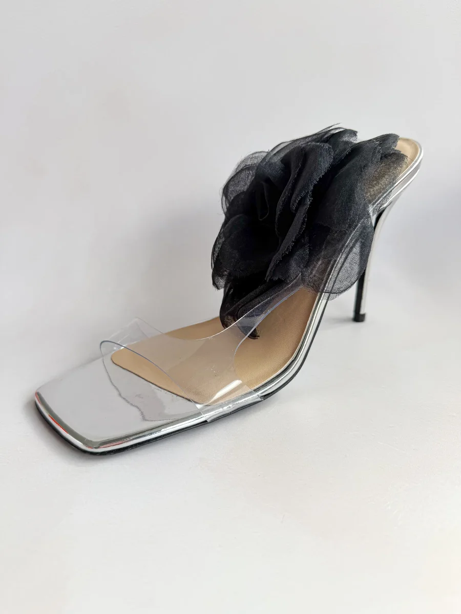 Magda Butrym Black 3D Flower Applique Sandal Heels - Imagen 5