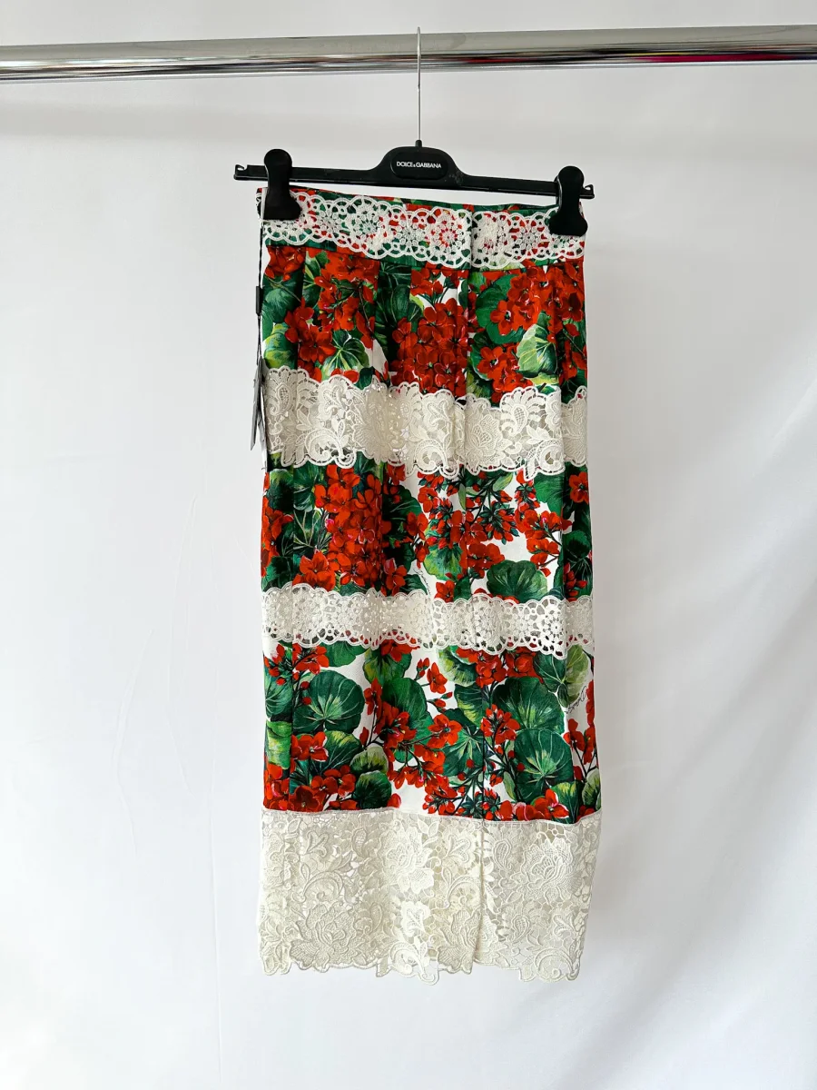 Dolce And Gabbana Red Floral Guipure Portofino Lace Panel Skirt - Imagen 3