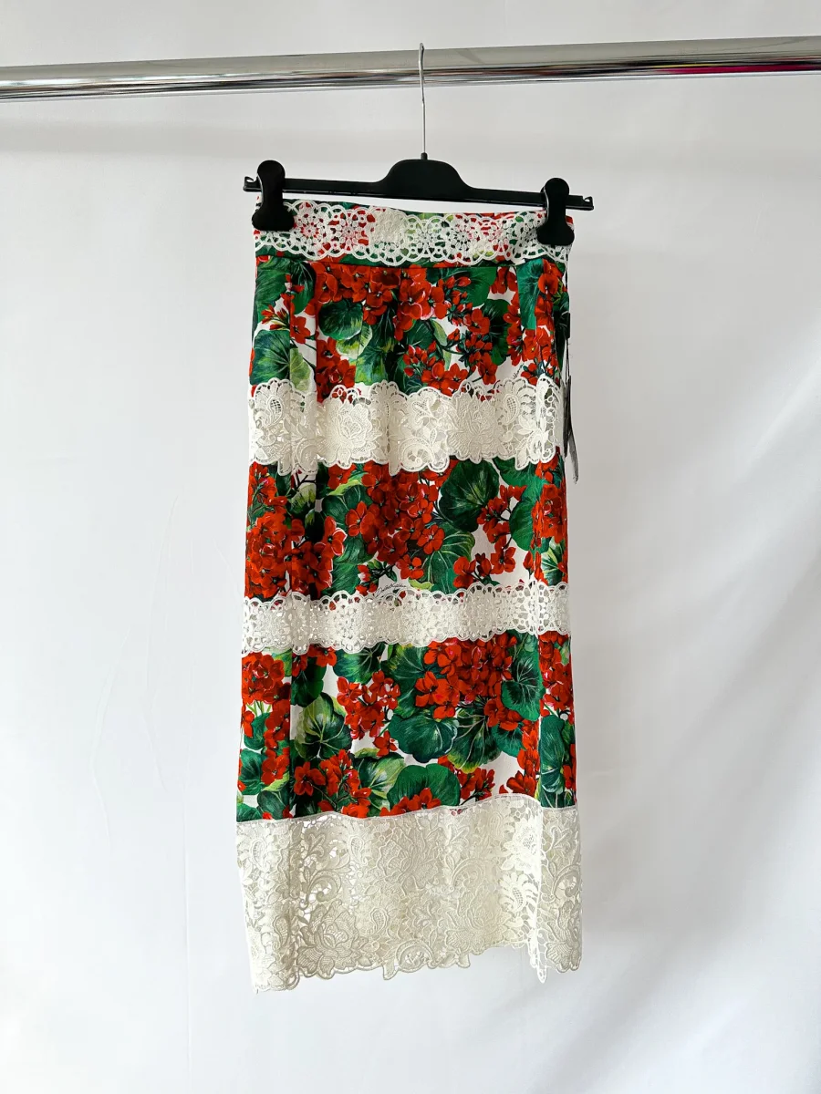 Dolce And Gabbana Red Floral Guipure Portofino Lace Panel Skirt - Imagen 8