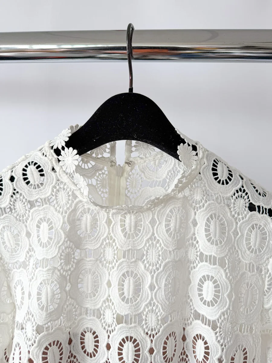 Self-Portrait White Pleated Crochet Floral Maxi Dress - Imagen 8