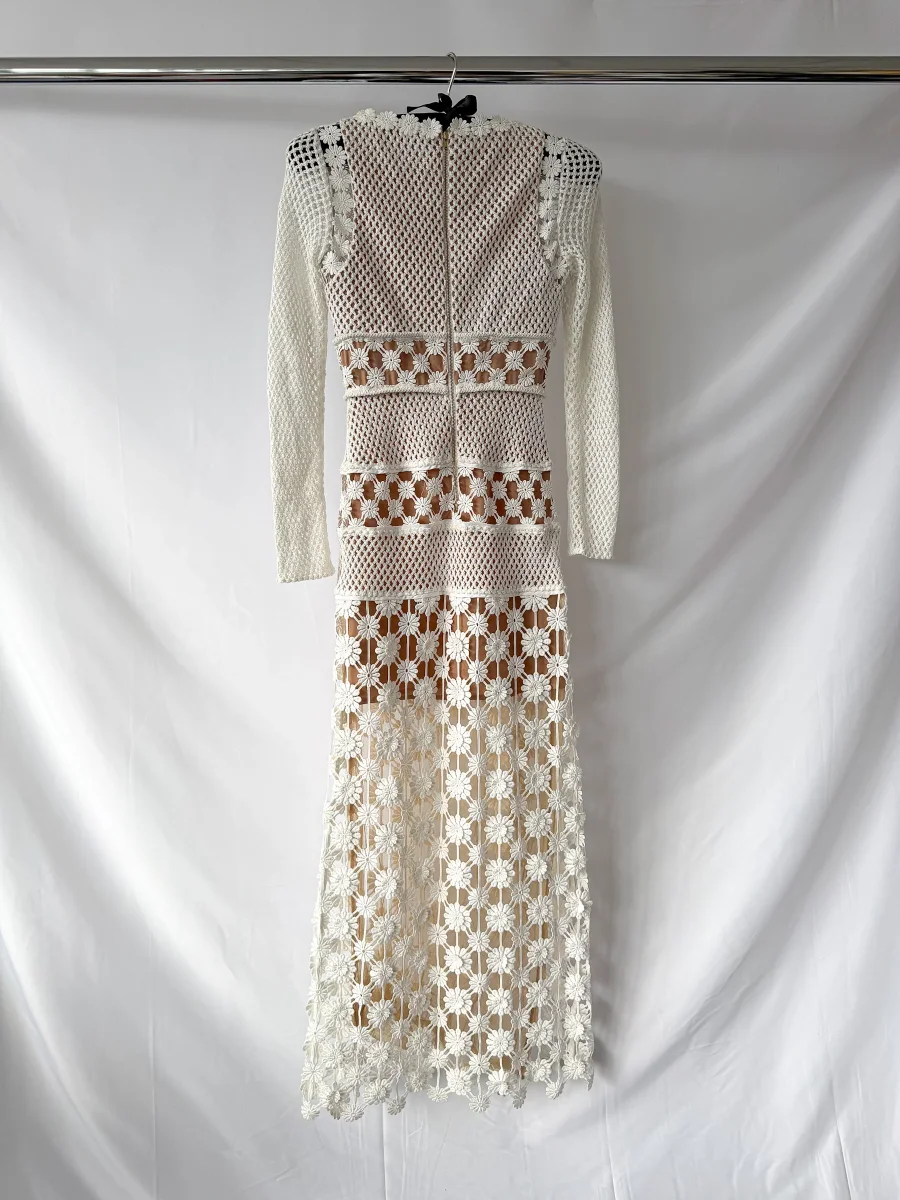 Self-Portrait White Crochet Maxi Dress - Imagen 9