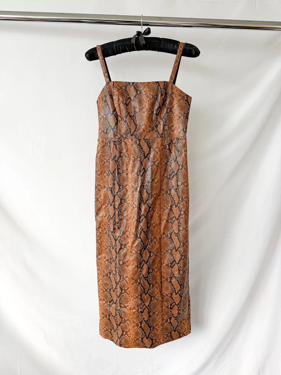 Kitri Ursula Snakeskin Brown Vinyl Midi Dress - Imagen 2