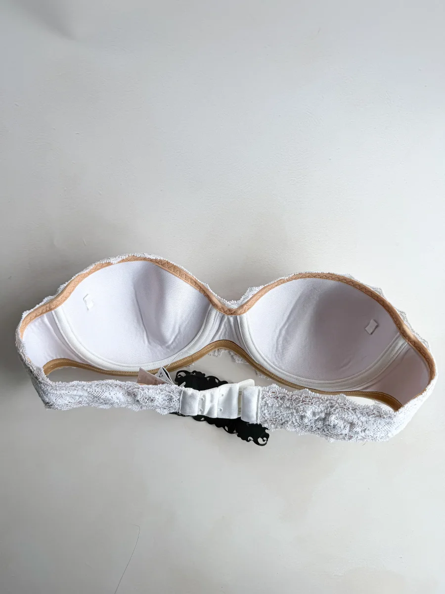 Pain De Sucre White French Lace Padded Strapless Bra in Neal - Imagen 4